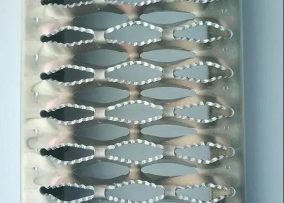 ممر مضاد للانزلاق بفتحة فم التمساح/ لوح مداس من الألومنيوم