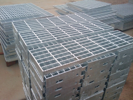 مواد البناء توسيع شبكة معدنية الصلب المجلفن الوزن صريف لكل متر مربع