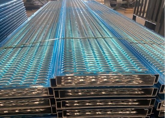 حار غطس الغلفانية 32 * 5mm الصلب الممر قبضة شفرة القوة