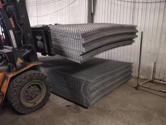 3.4mm Wire*15cm Mesh *1.22*2.44 Black welded Wire Mesh Panel للكندا