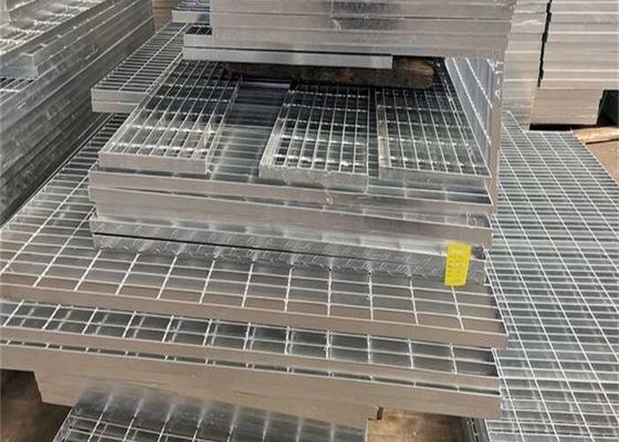 OEM مخصصة المغمورة الساخنة المسالك العادية / الحديدية المتسلسلة الشبكية للمنصة الممر / غطاء خندق الصرف الصحي