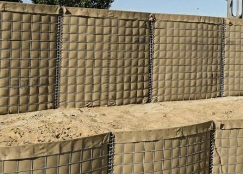 الأسلاك المجلفنة الملحومة Hesco Bastion Wall للدفاع عن الجدار الفيضانات