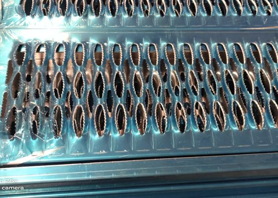 الحد الأقصى 6000 مم قبضة تبختر صريف للسلالم ومعالجتها سلالم والطوابق