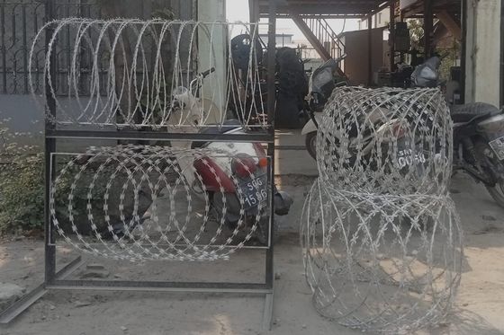 600 ملم HDG BTO-16 5 مشابك 100 حلقة الحدود المضادة للتسلق باستخدام سلك الحلاقة الحاوية