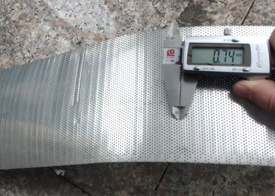 0.6mm فتحة 80mm عرض الفولاذ المقاوم للصدأ ورقة مثقوبة حفرة مستديرة
