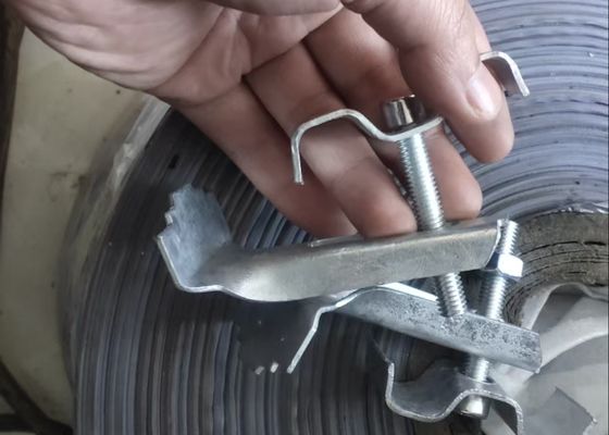 30X5mm الحديد المتدلية المتدلية الحديدية المنسدلة الحديقة الشواية العمل الثقيل المقاوم للصدأ / المغلف للشريط