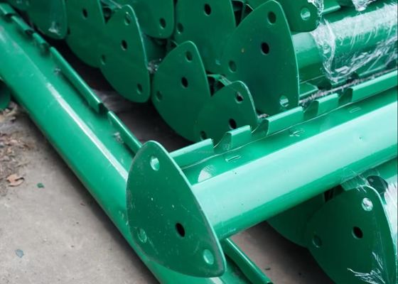 مقاومة التآكل 3d منحني شبكة أسلاك السياج الإطار المعدني مع الخوخ من نوع آخر