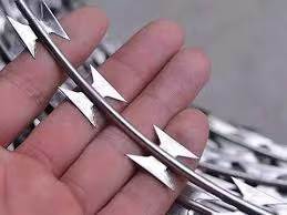 سلامة الشائكة Hdg Concertina Razor Wire Mesh 12x12 Bwg