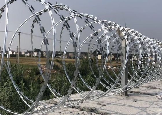 Bto22 Razor Concertina Coil 450mm قطر شائك