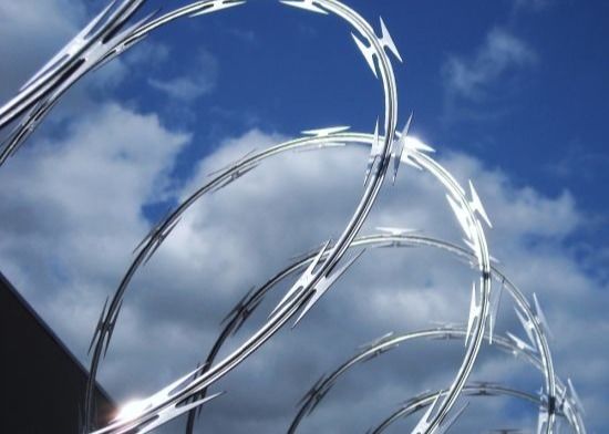 Bto22 Razor Concertina Coil 450mm قطر شائك