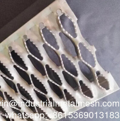 درج سلم من الفولاذ المقاوم للصدأ من الألومنيوم مع صفيحة منقطة مضادة للانزلاق لدرجات السلم