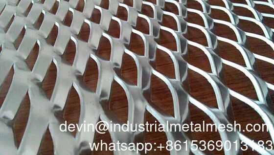 شبكة معدنية موسعة مسطحة عالية القوة للاستخدام الشاق ومقاومة للعوامل الجوية لأرضيات البناء ودرجات السلالم والأرضيات والخرسانة والطوب والسقالات