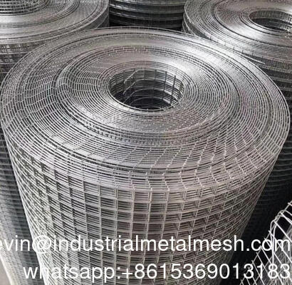 شبكة سلكية ملحومة مطلية بالـ PVC ومجلفنة بالكهرباء والساخنة بالجملة للمواد الإنشائية والسياج مع لفات وألواح