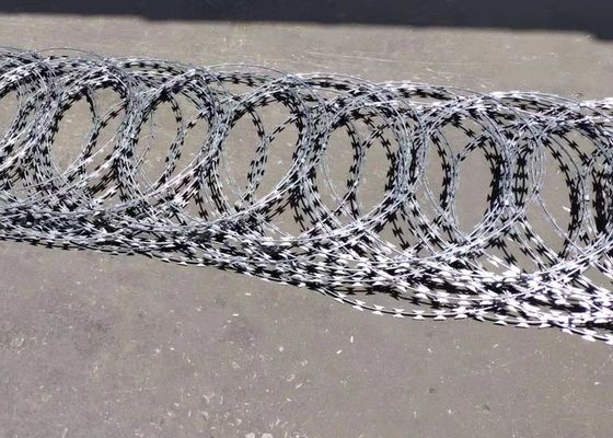 Bto-22 الساخنة انخفض الصلب المجلفن الأسلاك الشائكة لفائف كونسرتينا