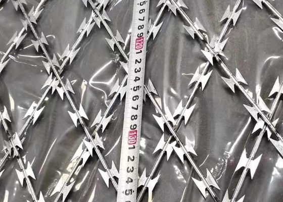 تراجع الساخنة المجلفن الملحومة أسلاك شائكة 7.5x15cm قطر السلك 2.5MM