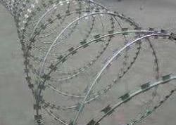 سياج أمان بشريط أسلاك شائكة كونسرتينا مجلفن ثقيل