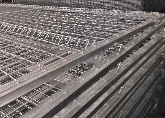 4.0mm 5.0mm منحني ملحومة شبكة سلكية 3D لوحات سياج الأسلاك المضادة للتآكل