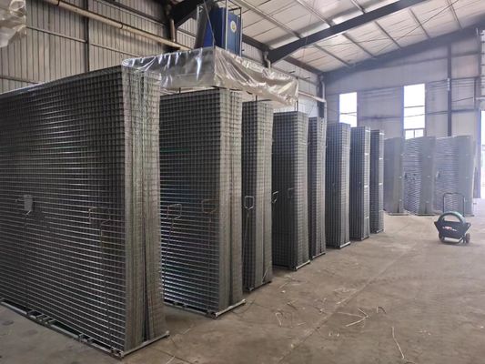 المجلفن المضادة للتآكل ملحومة ورقة شبكة سلكية 4 Ft X 8 Ft للحماية