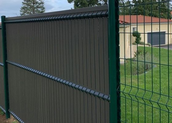 سياج الأسلاك المنحنية المعاصرة 55x200mm بسهولة تجميع