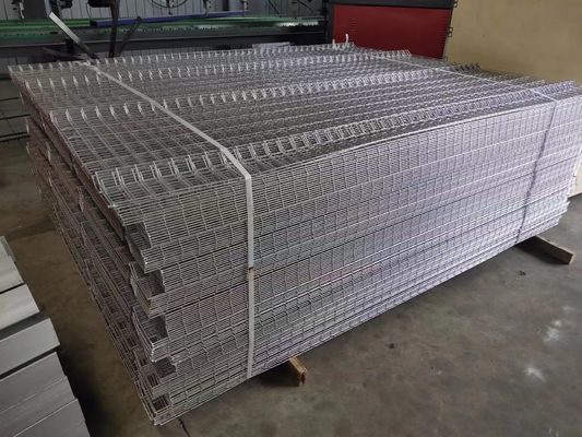 1.2x2.4m الحاجز المعدني المنحني الحماية الخضراء الطلاء Pvc المطاوئ