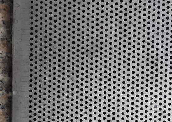 0.6mm فتحة 80mm عرض الفولاذ المقاوم للصدأ ورقة مثقوبة حفرة مستديرة