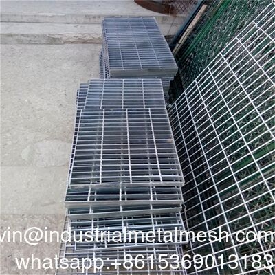 Pressure Welded Steel Grating /Heavy Duty Steel Grating/Galvanized Serrated Steel Grating/Press Locked Steel Grating/Swage Locked Steel Grating