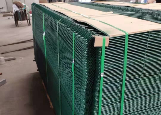 200 * 50MM 3D منحني شبكة أسلاك السياج لوحات للطريق والعبور ، وحياة طويلة